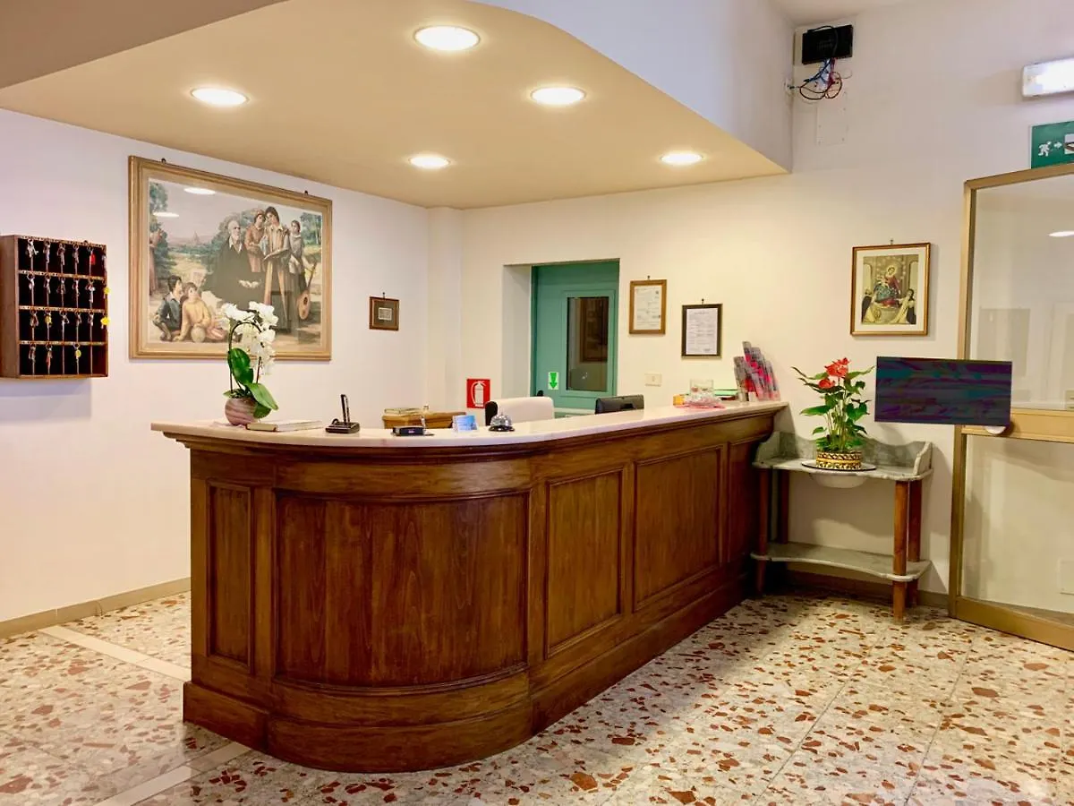 Bed and Breakfast Casa Per Ferie Regina Santo Rosario Florenz
