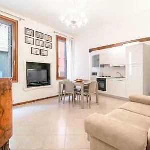 casa-delle-botteghe.hotelinveneto.com/